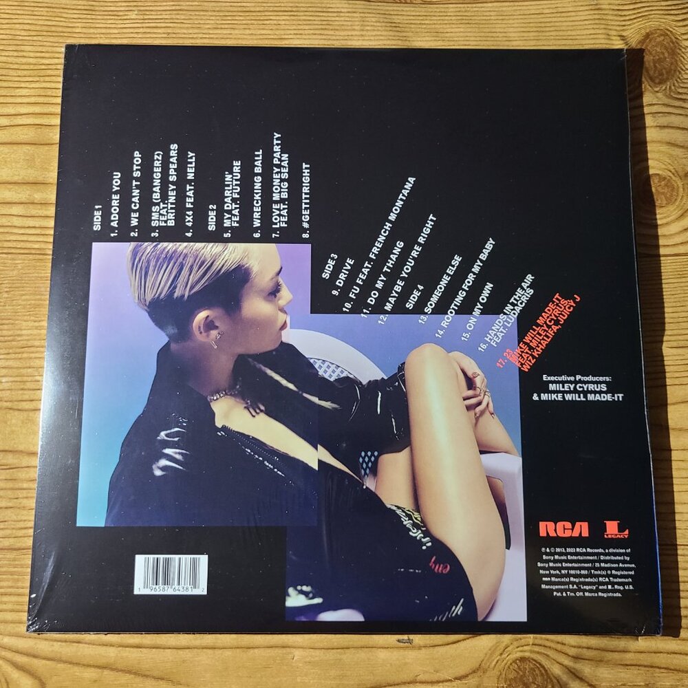 Miley Cyrus Bangerz Vinyl with poster (NEW) - Picture 2 of 2